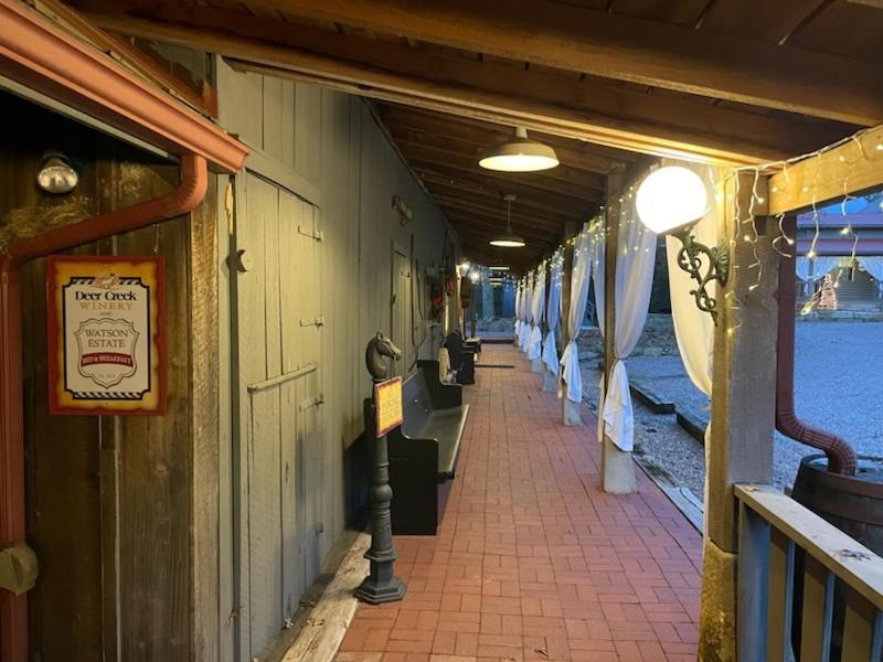 Watson Estate Bnb & Deer Creek Winery Юнионтаун Экстерьер фото