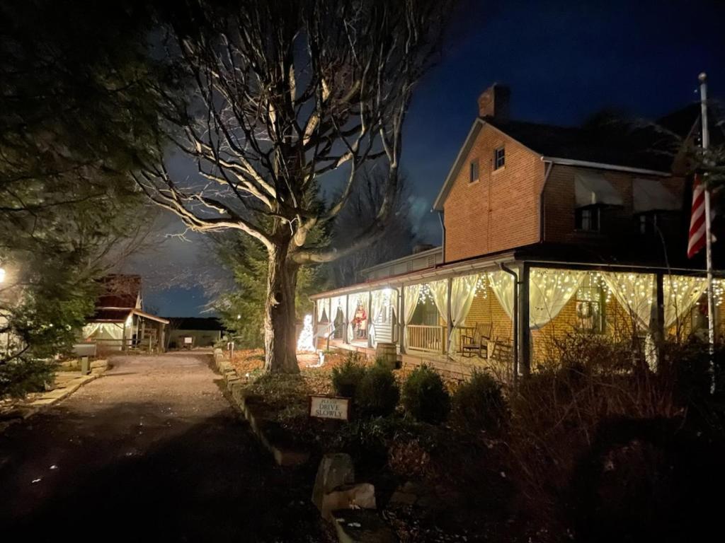 Watson Estate Bnb & Deer Creek Winery Юнионтаун Экстерьер фото