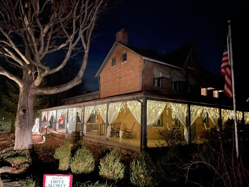 Watson Estate Bnb & Deer Creek Winery Юнионтаун Экстерьер фото